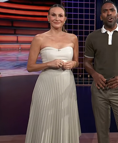 Keltie’s silver pleated skirt on E! News