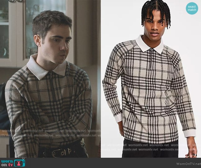 River Island Brushed plaid polo in gray worn by Nico Fernández (Ander Puig) on Elite