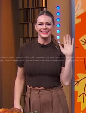 Alison Roman’s brown scalloped top on Good Morning America