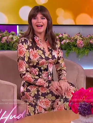 Casey Wilson’s floral print shirtdress on The Jennifer Hudson Show