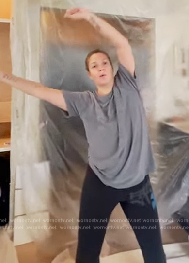 Drew’s black sweatpants on The Drew Barrymore Show