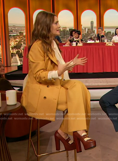 Drew’s yellow double breasted blazer and pants on The Drew Barrymore Show
