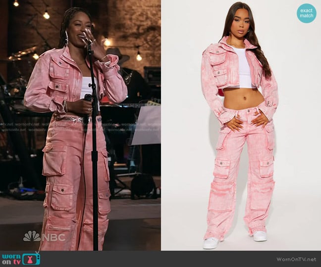 Fashion Nova Billie Cropped Cargo Jacket in Pink worn by Kara Tenae on The Voice