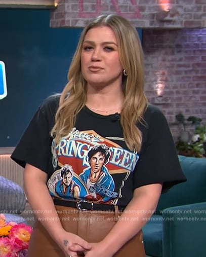 Kelly’s Bruce Springsteen graphic tee on The Kelly Clarkson Show