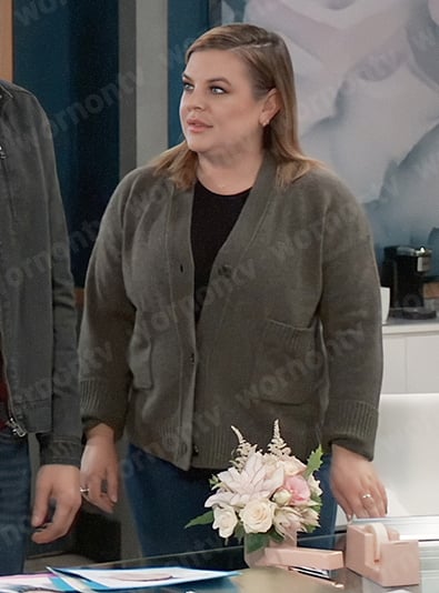 Maxie’s olive v-neck cardigan with front pockets on General Hospital