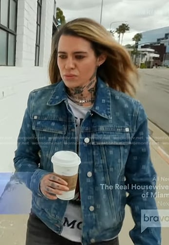 Morgan Wade’s tiger print tee and denim jacket on The Real Housewives of Beverly Hills