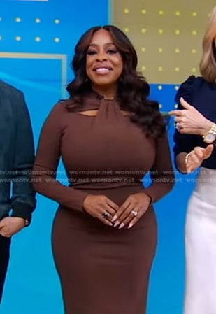 Niecy Nash-Betts’s brown cutout dress on Good Morning America