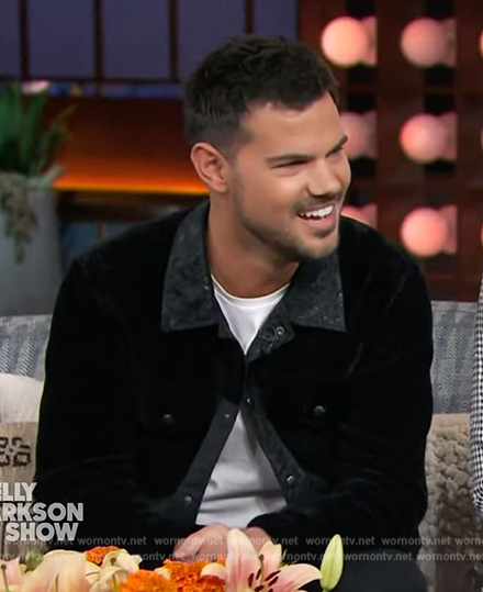 Taylor Lautner’s black jacket on The Kelly Clarkson Show