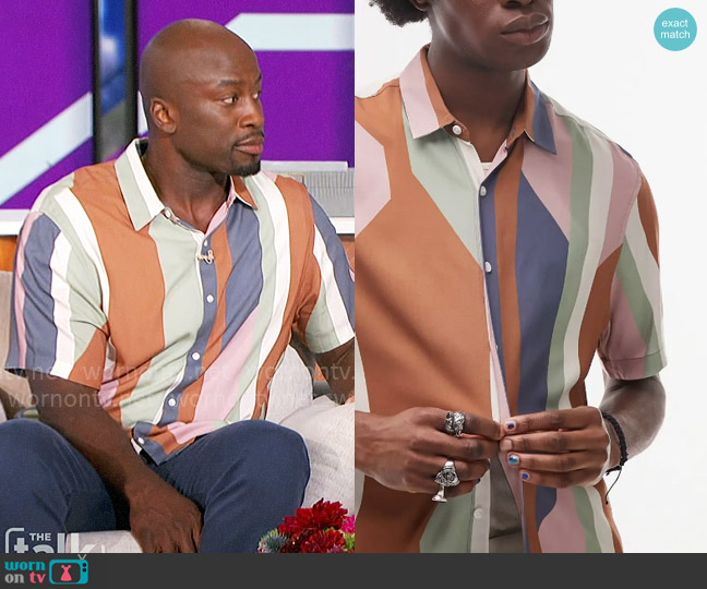Tompan Block Stripe Short Sleeve Button-Up Shirt worn by Akbar Gbajabiamila on The Talk