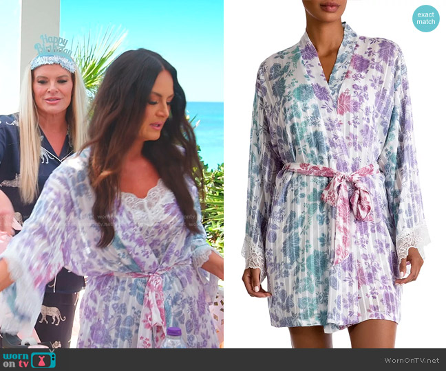 In Bloom by Jonquil Dorothy Shadow Stripe Kimono worn by Lisa Barlow on The Real Housewives of Salt Lake City