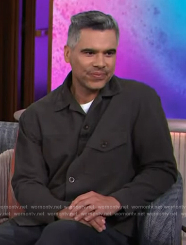 Cash Warren’s brown shirt on The Kelly Clarkson Show
