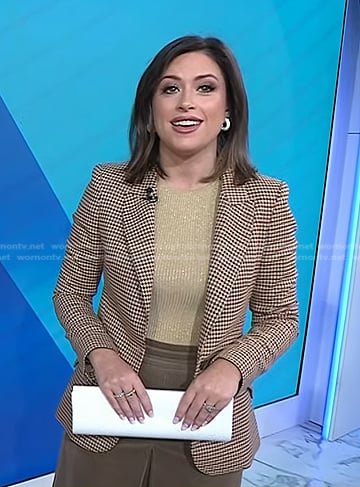 Chloe’s beige plaid blazer on Today