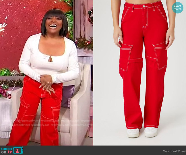 Forever 21 Contrast-Seam High-Rise Cargo Pants worn by Sherri Shepherd on Sherri