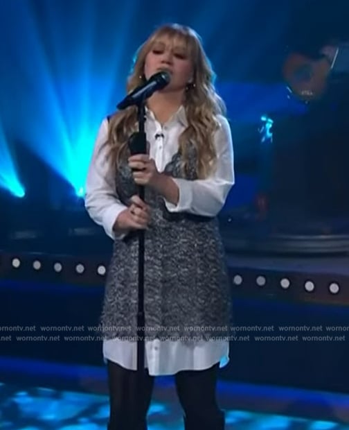 Kelly’s lace layered dress on The Kelly Clarkson Show