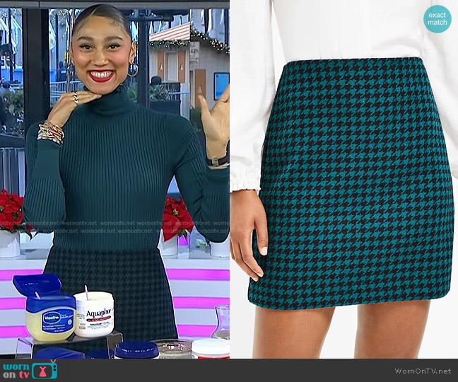 Loft Houndstooth Shift Skirt in Teal Shadow worn by Ally Love on Today