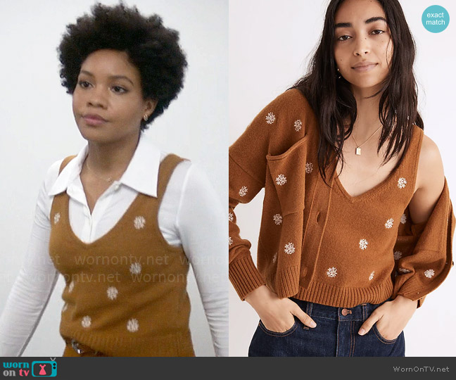 Madewell Floral-Embroidered V-Neck Sweater Tank worn by Nella Rogers (Sinclair Daniel) on The Other Black Girl