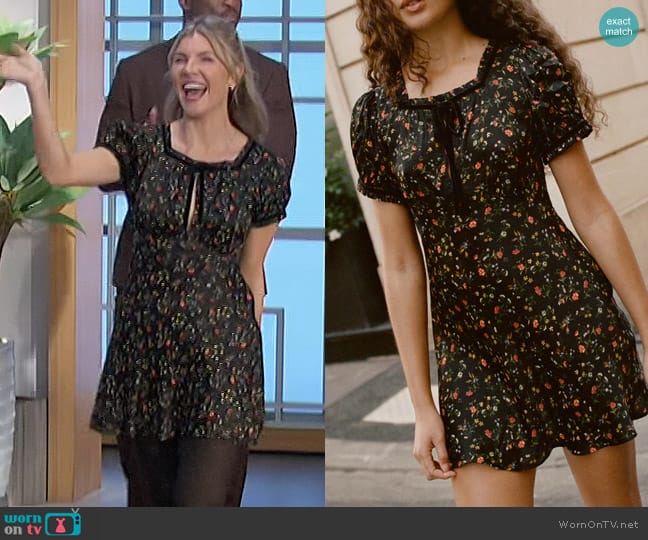 Doen Krista Dress in Windswept Wildflower worn by Amanda Kloots on The Talk