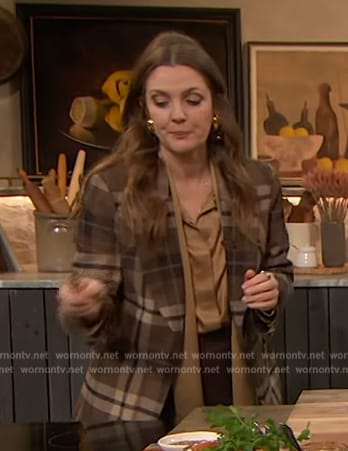Drew’s brown plaid blazer and tie neck blouse on The Drew Barrymore Show