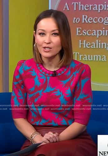 Eva’s pink and blue short sleeve sweater on Good Morning America