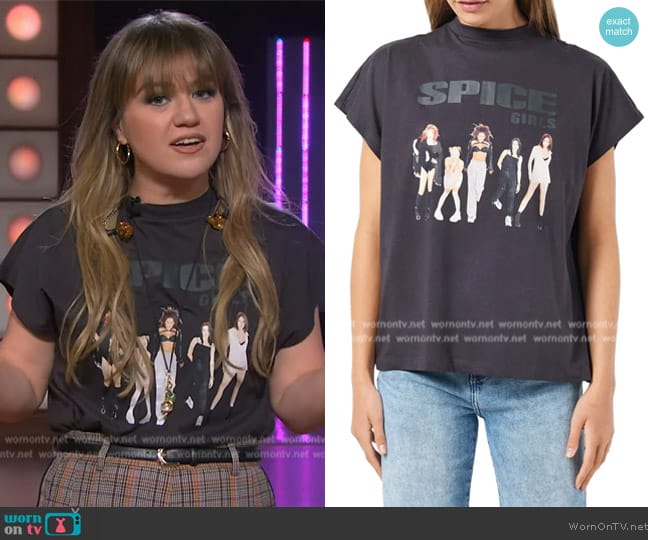 Noisy May Spice Girls Mock Neck Graphic T-Shirt worn by Kelly Clarkson on The Kelly Clarkson Show