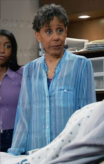 Stella’s vertical striped top on General Hospital