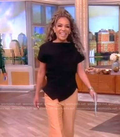 Sunny’s black asymmetric top on The View
