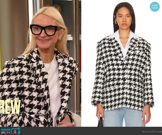 Anine Bing Quinn houndstooth blazer worn by Zanna Roberts on The Drew Barrymore Show