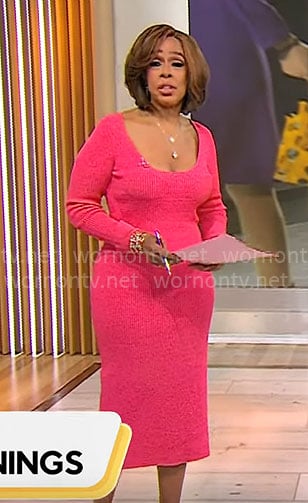 Gayle King’s pink scoop neck rib knit dress on CBS Mornings