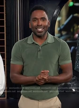 Justin’s green plush polo shirt on E! News