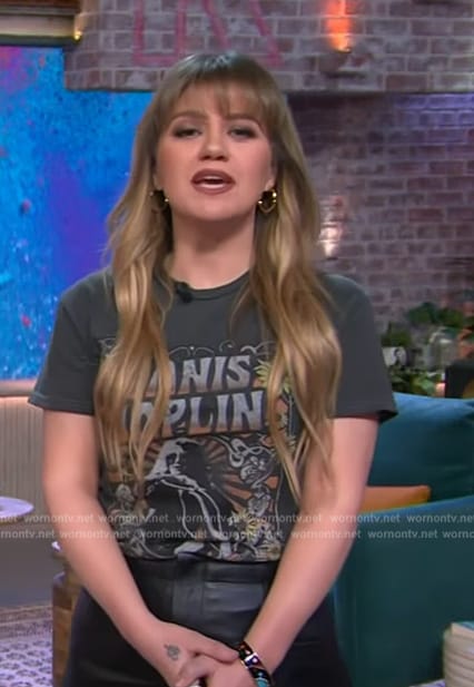 Kelly’s black Janis Joplin graphic tee on The Kelly Clarkson Show