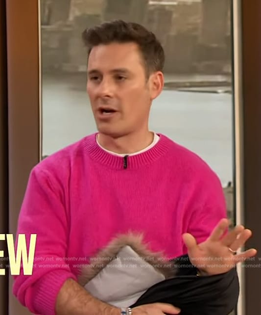 Sam Decker’s pink cashmere sweater on The Drew Barrymore Show