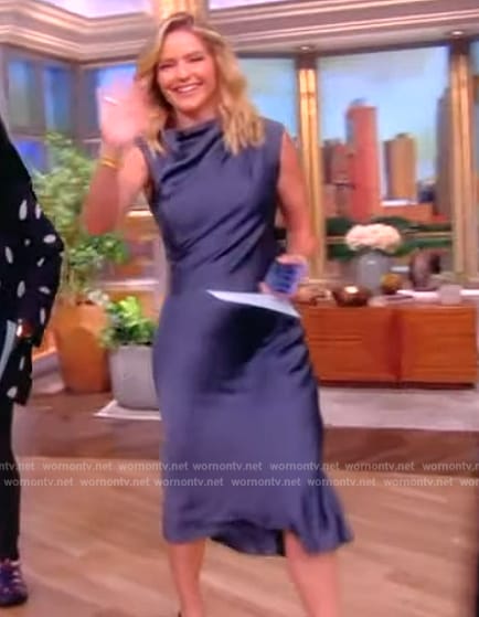 Sara’s teal satin dress on The View