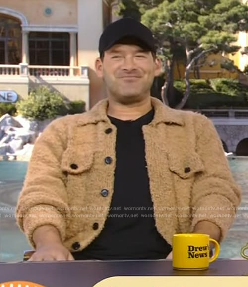 Tony Romo’s beige teddy jacket on The Drew Barrymore Show