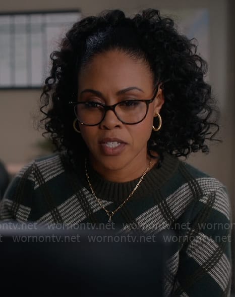 Alex’s green diagonal check sweater on So Help Me Todd