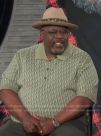 Cedric the Entertainer’s green polo on E! News