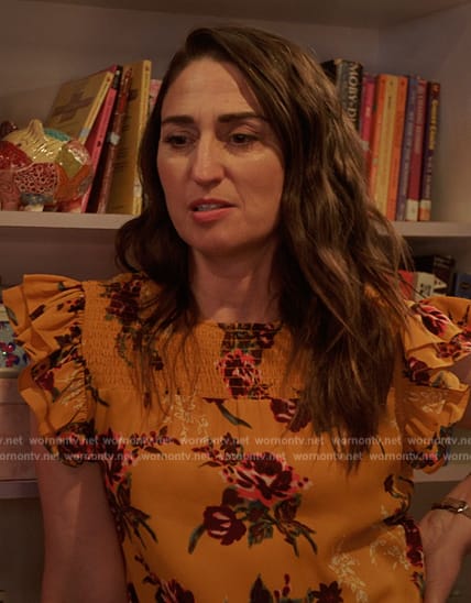 Dawn’s yellow floral ruffle top on Girls5eva