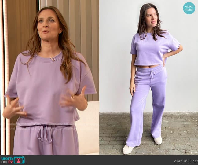 Florence by Mills Cozy Crush Tee worn by Drew Barrymore on The Drew Barrymore Show
