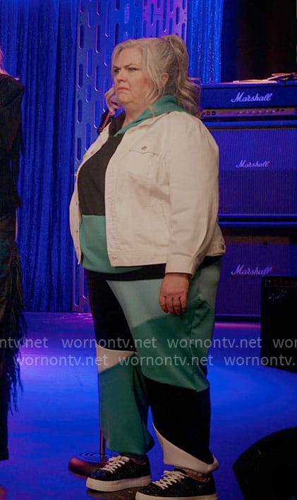 Gloria’s green colorblock hoodie and pants set on Girls5eva
