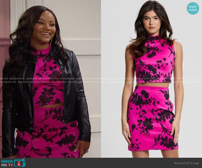 Guess Adele Top in Fuchsia Black Flowers worn by Chanel Dupree (Raven Bowens) on Days of our Lives