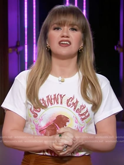 Kelly’s Johnny Cash graphic tee and skirt on The Kelly Clarkson Show
