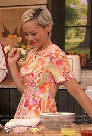 Pilar Valdes’s floral print short sleeve dress on The Drew Barrymore Show