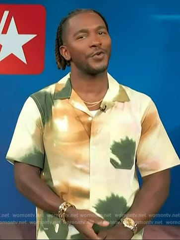 Scott’s abstract print shirt on Access Hollywood