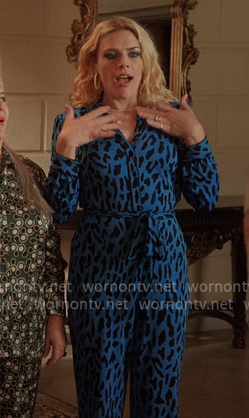 Summer’s blue leopard print jumpsuit on Girls5eva