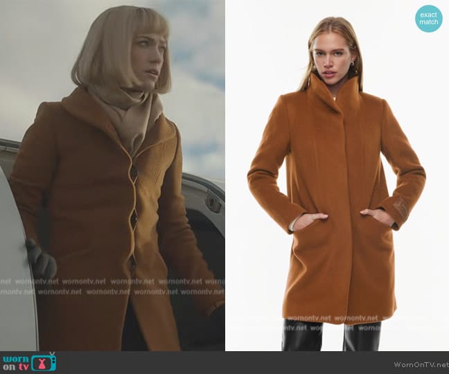 Wilfred The Cocoon Coat worn by Imogene (Violett Beane) on Death and Other Details
