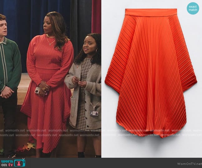 Zara Pleated Asymmetrical Skirt worn by Ava Coleman (Janelle James) on Abbott Elementary