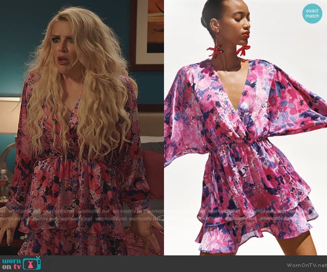 Zara Floral Ruffle Dress worn by Summer Dutkowsky (Busy Philipps) on Girls5eva