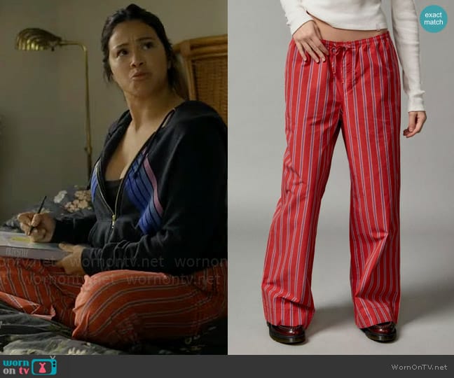 BDG Joey Poplin Wide-Leg Pant in Red Multi worn by Nell Serrano (Gina Rodriguez) on Not Dead Yet