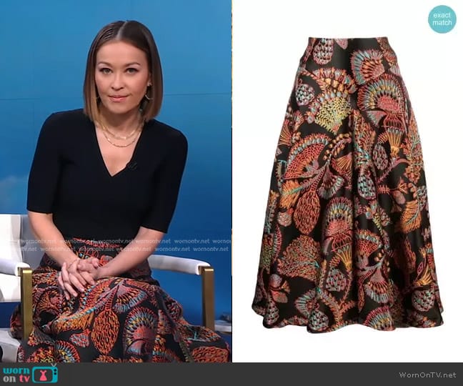 La DoubleJ Edition 34 Milano Jacquard Midi-Skirt in Jacquard Sicomore worn by Eva Pilgrim on Good Morning America