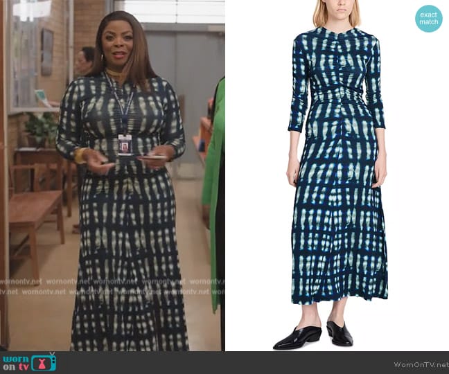 Proenza Schouler White Label Natalee tie-dye midi dress worn by Ava Coleman (Janelle James) on Abbott Elementary