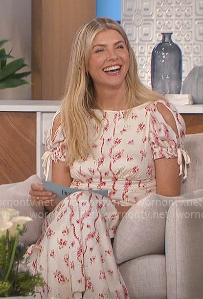 Amanda’s white and red printed dress with tie sleeves on The Talk